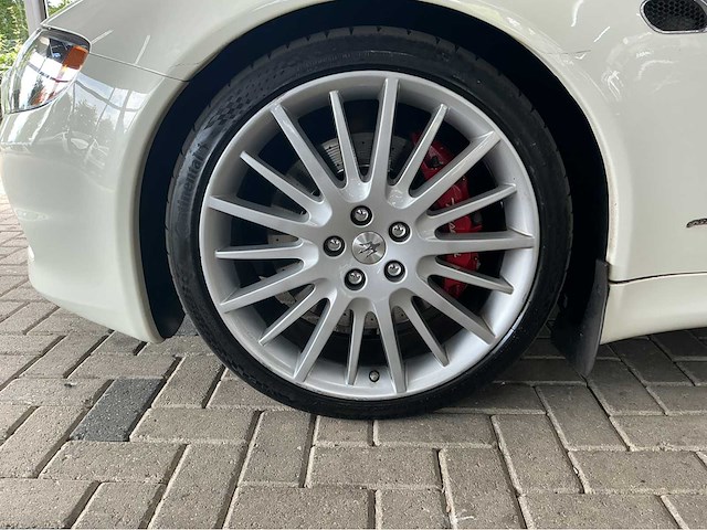 Maserati quattroporte sport gts | 4.7 v8 | 2010 | youngtimer | 440 pk | sport gt s | carbon | btw auto - afbeelding 3 van  35