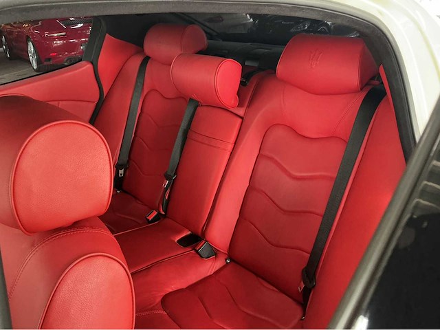 Maserati quattroporte sport gts | 4.7 v8 | 2010 | youngtimer | 440 pk | sport gt s | carbon | btw auto - afbeelding 17 van  35