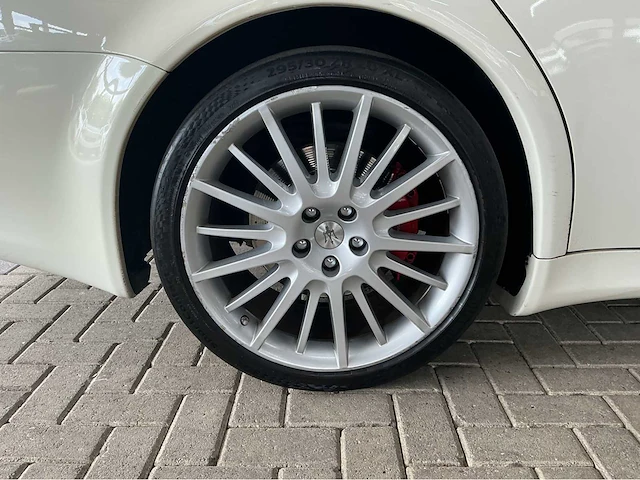 Maserati quattroporte sport gts | 4.7 v8 | 2010 | youngtimer | 440 pk | sport gt s | carbon | btw auto - afbeelding 4 van  34