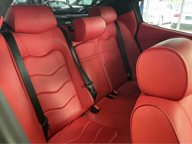 Maserati quattroporte sport gts | 4.7 v8 | 2010 | youngtimer | 440 pk | sport gt s | carbon | btw auto - afbeelding 10 van  34