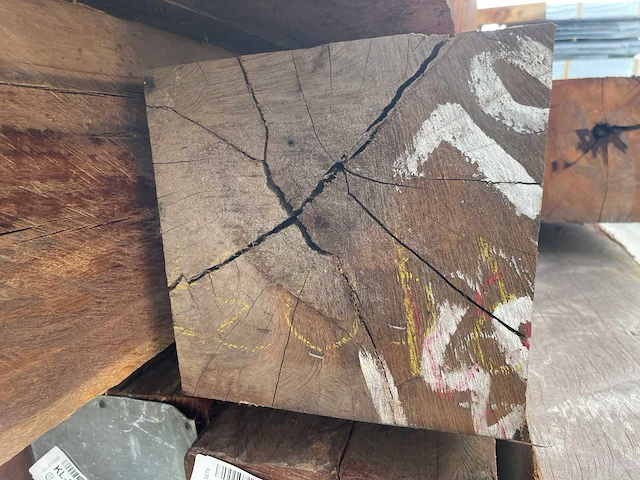 Massaranduba constructiebalk fijnbezaagd 8500x250x250mm - afbeelding 3 van  3