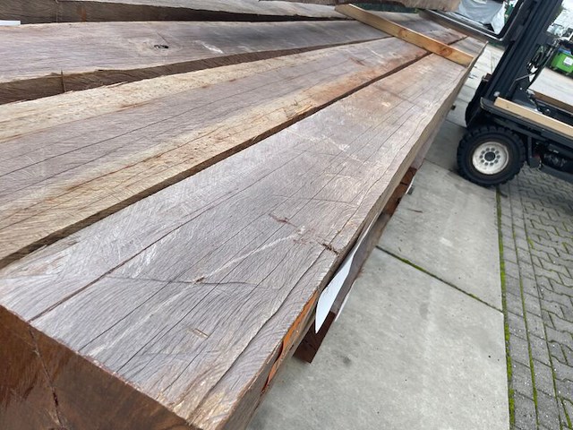 Massaranduba constructiebalken fijnbezaagd, 250x250mm, lengte 950cm - afbeelding 1 van  3