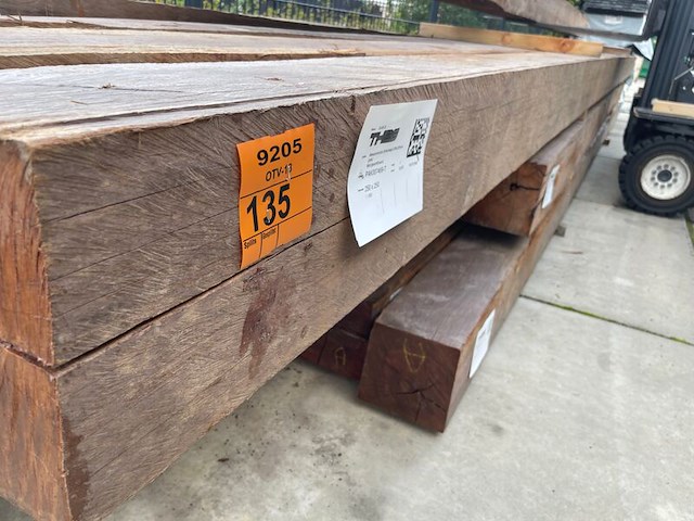 Massaranduba constructiebalken fijnbezaagd, 250x250mm, lengte 950cm - afbeelding 2 van  3