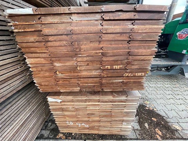 Massaranduba damwand-/ paardenbox profiel 2000x145x28mm (85x) - afbeelding 2 van  2