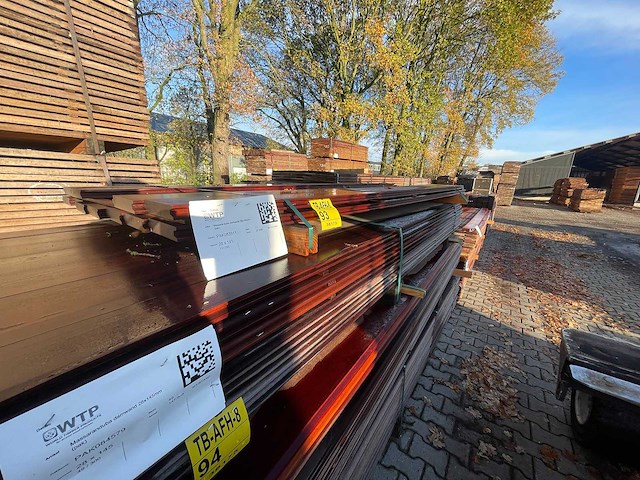 Massaranduba damwand-/ paardenbox profiel 2500x145x28mm (11x) - afbeelding 4 van  4