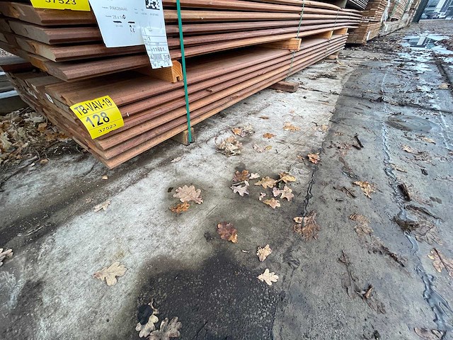 Massaranduba damwand-/ paardenboxprofiel 4000x140x28mm (39x) - afbeelding 4 van  4