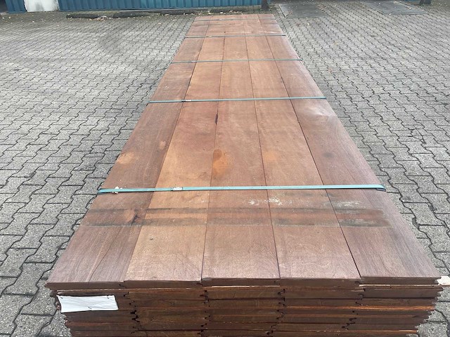 Massaranduba damwand-/ paardenboxprofiel 4000x200x28mm (30x) - afbeelding 1 van  4