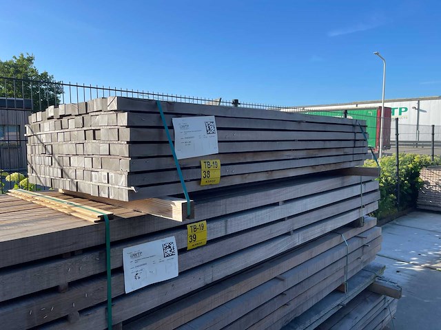 Massaranduba onderliggers fijnbezaagd 2000x60x40mm (105x) - afbeelding 4 van  4