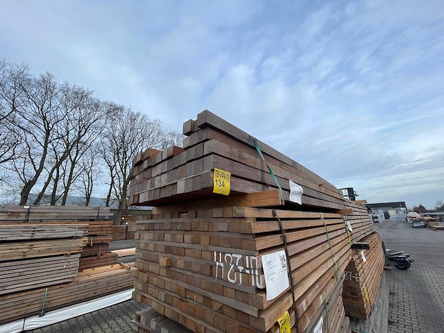 Massaranduba palen fijnbezaagd 2750x60x60mm (62x) - afbeelding 4 van  4