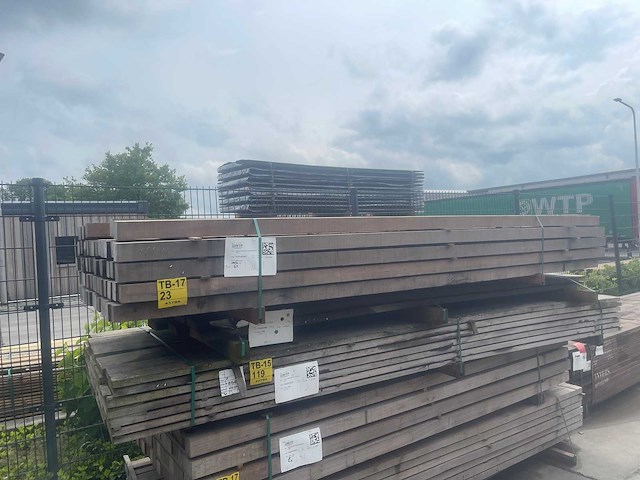 Massaranduba palen fijnbezaagd 3050x60x60mm (67x) - afbeelding 4 van  4