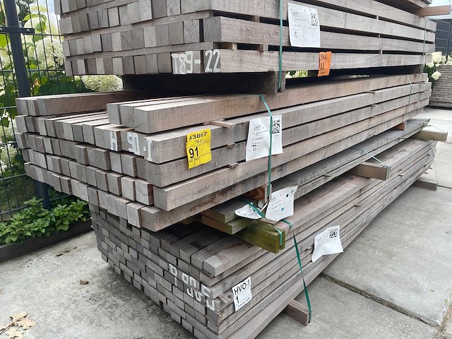 Massaranduba palen fijnbezaagd 3050x60x60mm (67x) - afbeelding 4 van  4