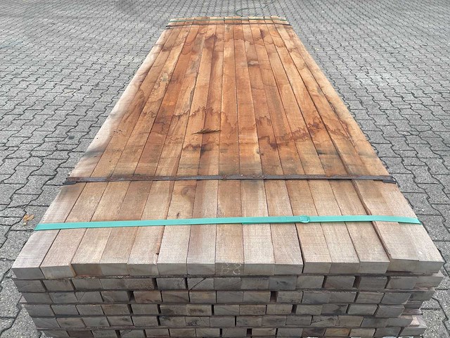 Massaranduba regels fijnbezaagd 2500x60x40mm (210x) - afbeelding 1 van  4