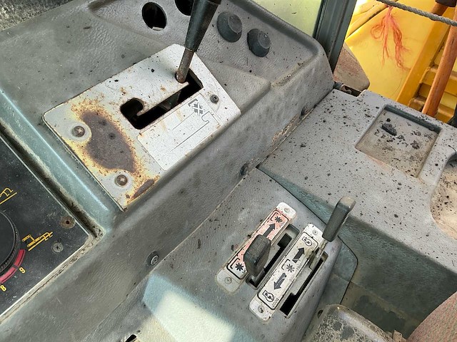 Massey-ferguson - 3050 - tweewielaangedreven landbouwtractor - afbeelding 4 van  9