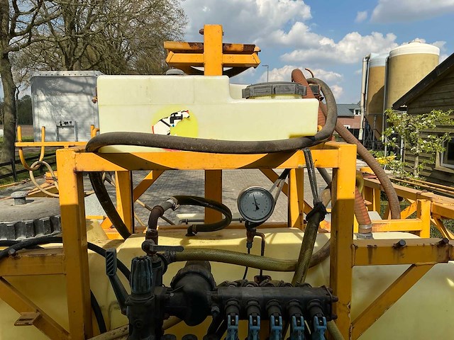 Massey-ferguson - 3050 - tweewielaangedreven landbouwtractor - afbeelding 6 van  9