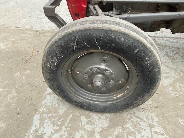 Massey ferguson - 35 - tweewielaangedreven landbouwtractor - afbeelding 15 van  34