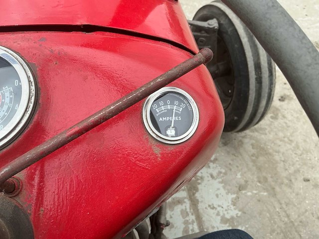 Massey ferguson - 35 - tweewielaangedreven landbouwtractor - afbeelding 25 van  34