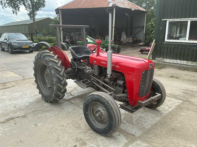 Massey ferguson - 35 - tweewielaangedreven landbouwtractor - afbeelding 30 van  34