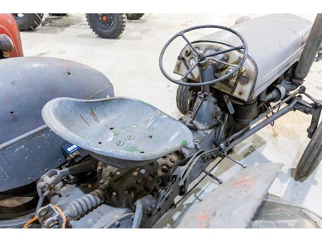 Massey ferguson - tef 20 - vintage tractor - afbeelding 2 van  11