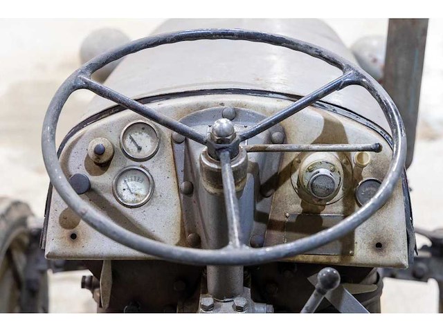 Massey ferguson - tef 20 - vintage tractor - afbeelding 10 van  11