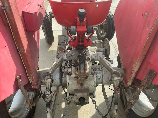 Massey ferguson 130 tweewielaangedreven landbouwtractor - afbeelding 10 van  31