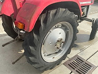 Massey ferguson 130 tweewielaangedreven landbouwtractor - afbeelding 13 van  31
