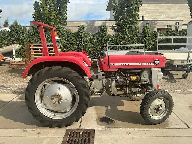 Massey ferguson 130 tweewielaangedreven landbouwtractor - afbeelding 28 van  31