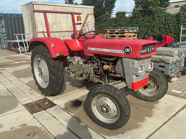 Massey ferguson 130 tweewielaangedreven landbouwtractor - afbeelding 29 van  31