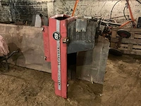 Massey ferguson 158 tweewielaangedreven landbouwtractor - afbeelding 8 van  16