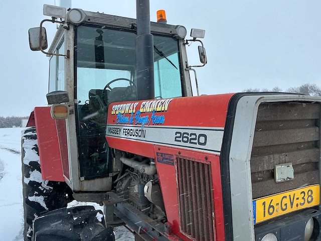 Massey ferguson 2620 vierwielaangedreven landbouwtractor - afbeelding 3 van  29