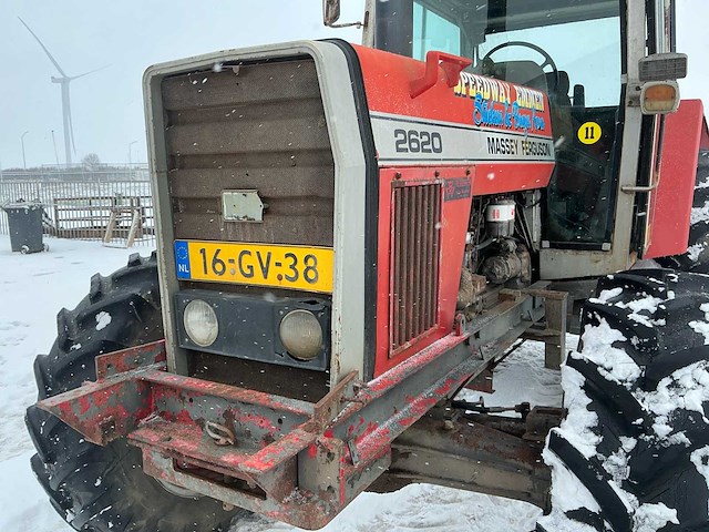 Massey ferguson 2620 vierwielaangedreven landbouwtractor - afbeelding 6 van  29