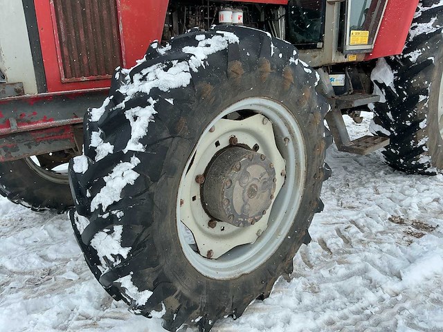 Massey ferguson 2620 vierwielaangedreven landbouwtractor - afbeelding 8 van  29