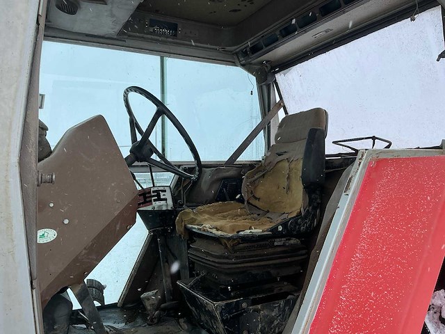 Massey ferguson 2620 vierwielaangedreven landbouwtractor - afbeelding 15 van  29