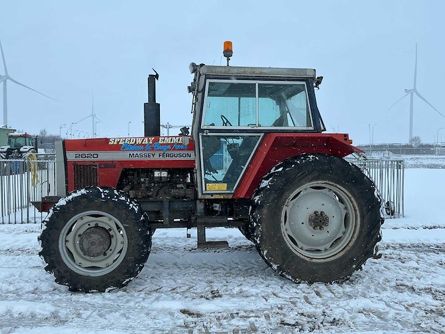 Massey ferguson 2620 vierwielaangedreven landbouwtractor - afbeelding 25 van  29