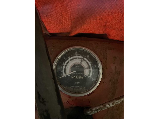 Massey ferguson 35 oldtimer tractor - afbeelding 2 van  11