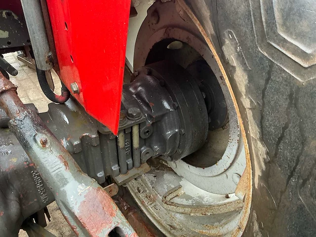 Massey ferguson 390 vierwielaangedreven landbouwtractor - afbeelding 20 van  44