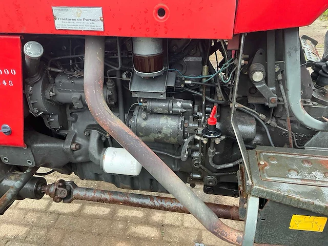 Massey ferguson 390 vierwielaangedreven landbouwtractor - afbeelding 6 van  44