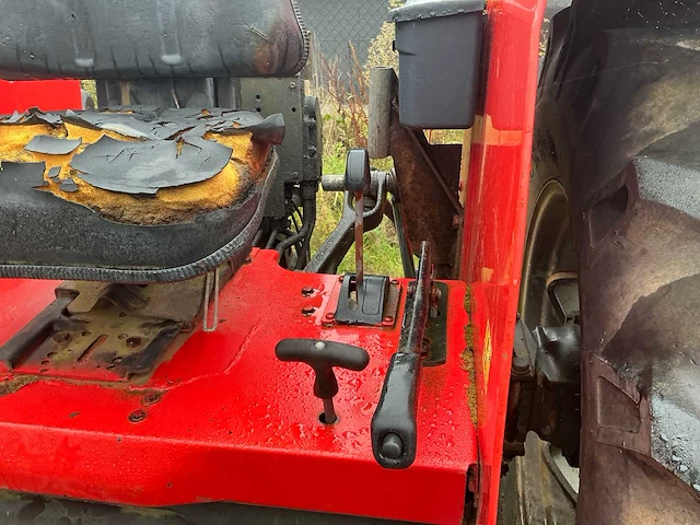 Massey ferguson 390 vierwielaangedreven landbouwtractor - afbeelding 9 van  44
