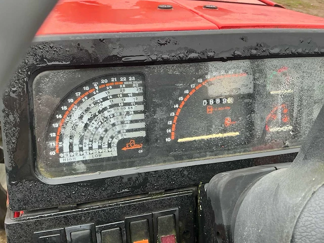 Massey ferguson 390 vierwielaangedreven landbouwtractor - afbeelding 13 van  44