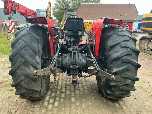 Massey ferguson 390 vierwielaangedreven landbouwtractor - afbeelding 22 van  44