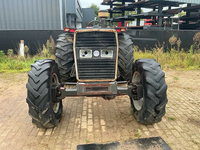 Massey ferguson 390 vierwielaangedreven landbouwtractor - afbeelding 26 van  44