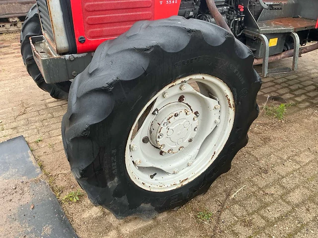 Massey ferguson 390 vierwielaangedreven landbouwtractor - afbeelding 6 van  44