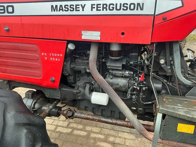 Massey ferguson 390 vierwielaangedreven landbouwtractor - afbeelding 8 van  44