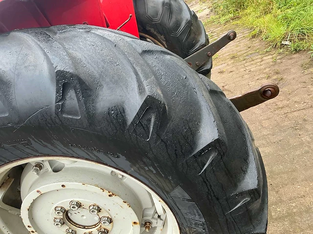 Massey ferguson 390 vierwielaangedreven landbouwtractor - afbeelding 40 van  44