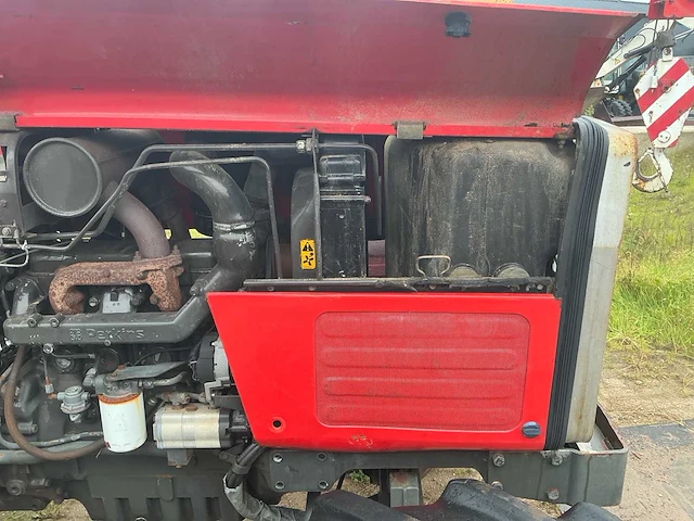 Massey ferguson 390 vierwielaangedreven landbouwtractor - afbeelding 27 van  44