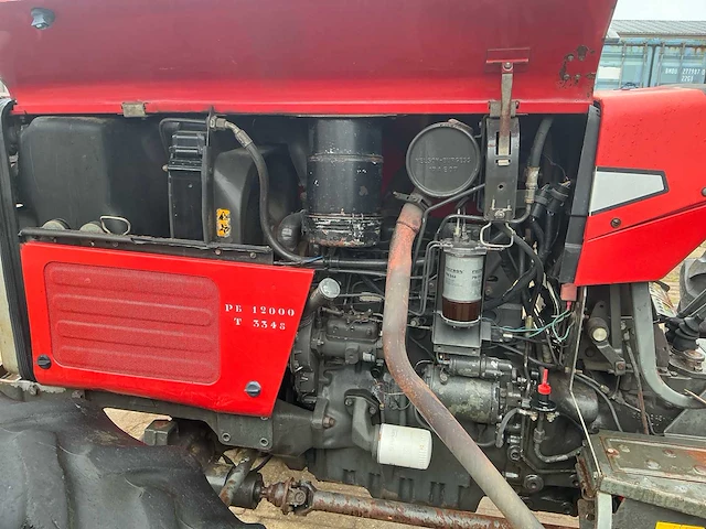 Massey ferguson 390 vierwielaangedreven landbouwtractor - afbeelding 28 van  44