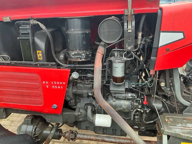 Massey ferguson 390 vierwielaangedreven landbouwtractor - afbeelding 32 van  44