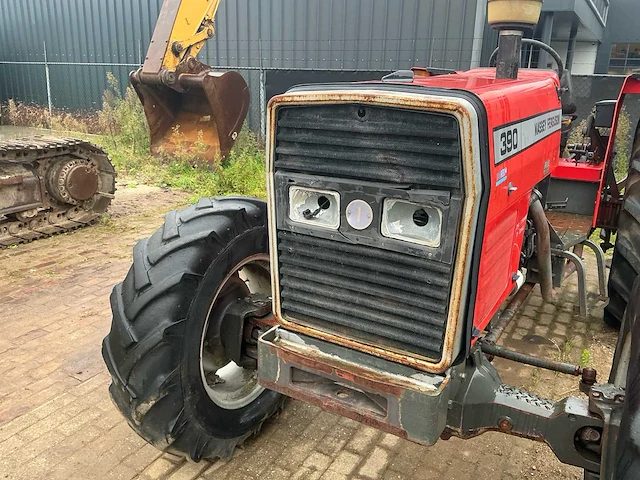 Massey ferguson 390 vierwielaangedreven landbouwtractor - afbeelding 37 van  44