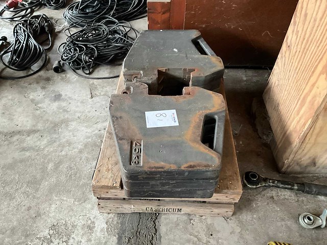 Massey ferguson 45 kg frontgewicht (6x) - afbeelding 2 van  4
