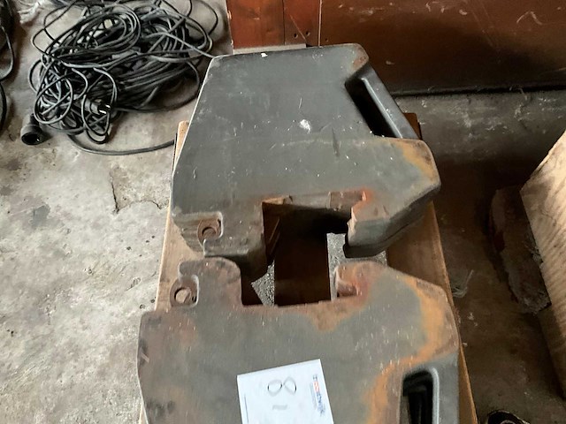 Massey ferguson 45 kg frontgewicht (6x) - afbeelding 4 van  4