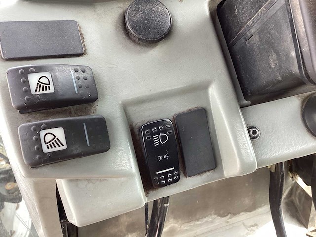 Massey ferguson 6280 - 2001 - vierwielaangedreven landbouwtractor - afbeelding 15 van  33
